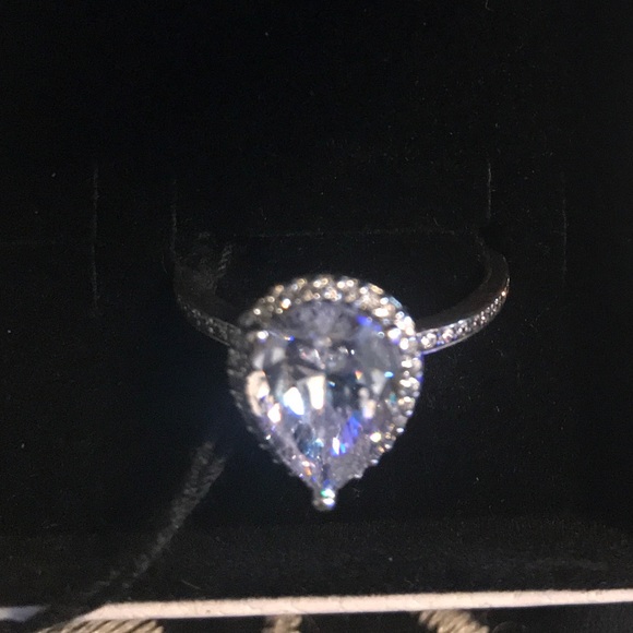 Pandora radiant teardrop ring - Picture 4 of 5